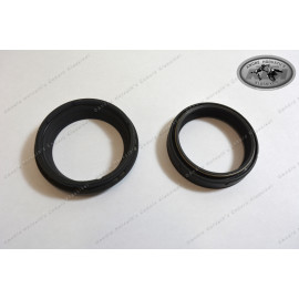 SKF Fork Seal Kit WP 43mm USD Fork 43x52,7x9,5/10,3 includes one seal ring and one dust ring for various KTM